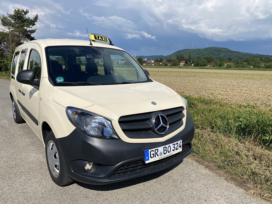 Taxi Löbau vor Löbauer Berg